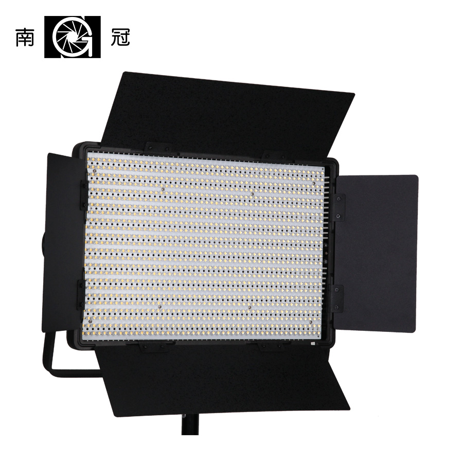 Nanguang CN-1200SA LEDS 5600K  - Video Light Panel Led 评论和价格